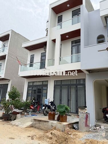 🏡 NHÀ PHỐ HIỆN ĐẠI NGAY HỒ VĂN CỐNG – THỦ DẦU MỘT