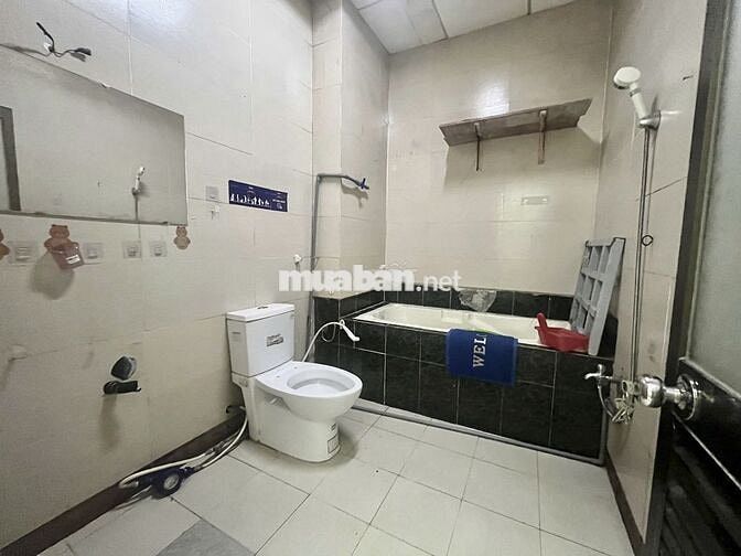 Phòng 25m2 giá 4tr. Đường Bà Triệu - Nguyễn Kim Quận 5 có cửa sổ trời