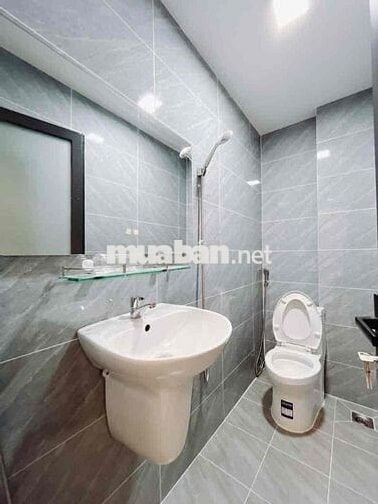 Bán nhà Q7, Phú Thuận, DTSD 60m2, giá 3 tỷ9, kề bên Phú Mỹ Hưng