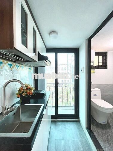 GÁC XÉP FULL ĐỒ BAN CÔNG THOÁNG NGAY CUỐI ĐƯỜNG CHIẾN THẮNG VĂN QUÁN
