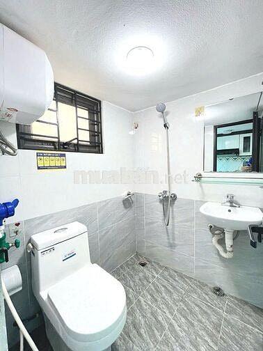 GÁC XÉP FULL ĐỒ BAN CÔNG THOÁNG NGAY CUỐI ĐƯỜNG CHIẾN THẮNG VĂN QUÁN