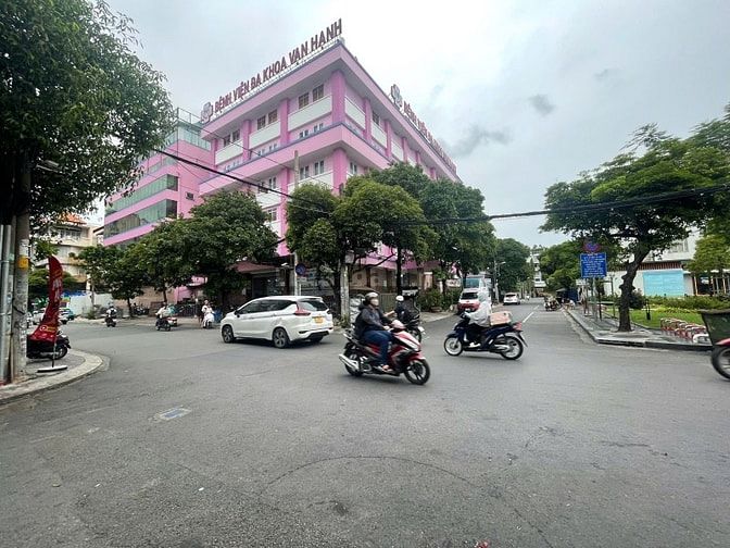 Bán nhà đang kinh doanh khách sạn Lê Hồng Phong Q.10 - 120 tỷ 