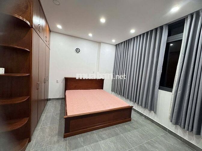 Nhà hẻm xe hơi, 3 lầu, 5 phòng, 4toilet, 1 phòng giặt