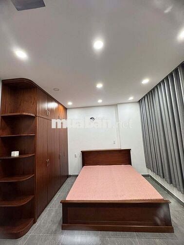 Nhà hẻm xe hơi, 3 lầu, 5 phòng, 4toilet, 1 phòng giặt