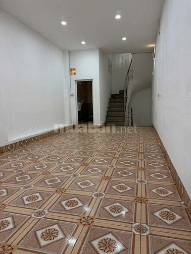 Cho thuê nhà 6 tầng,hợp nhiều mô hình kinh doanh,măt đường171 Cầu Diễn