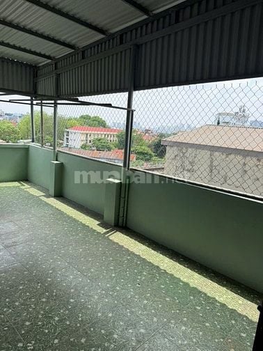 Cho thuê nhà 6 tầng,hợp nhiều mô hình kinh doanh,măt đường171 Cầu Diễn