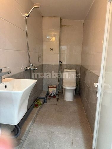 Cho thuê nhà 6 tầng,hợp nhiều mô hình kinh doanh,măt đường171 Cầu Diễn