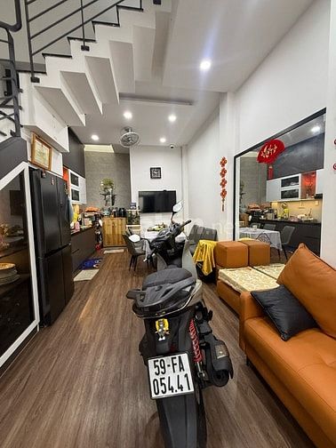 Hot, Bán gấp Nhà mới đẹp 4 Tầng 40m2 Ni Sư Huỳnh Liên Tân Bình, chỉ 4t