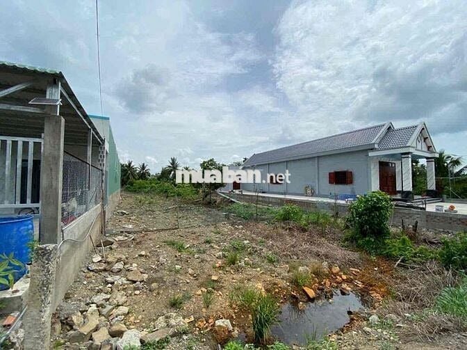 Bán đất H.Bến lức, tỉnh long an ( TTHC Xã thạnh hoà cũ) 3.79 tỷ 1392m2