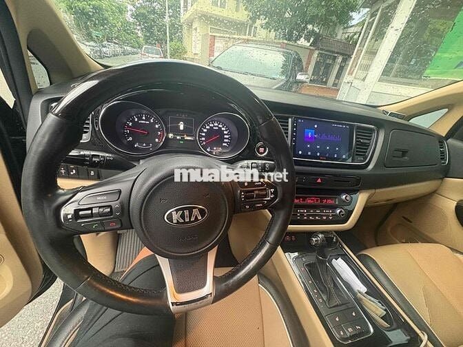 Kia Sedona 2016 Xăng Tự động 7 chỗ Đen