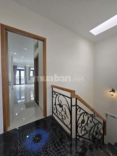 SIÊU PHẨM MỚI-ĐÚc 5 Tầng-HXH Giải Phóng-Tân Bình.DT 3.8x16-nhỉnh 10 TỶ