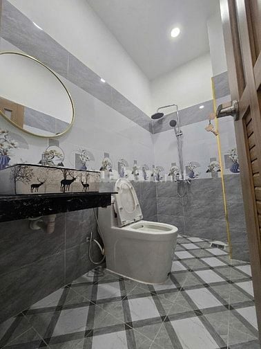SIÊU PHẨM MỚI-ĐÚc 5 Tầng-HXH Giải Phóng-Tân Bình.DT 3.8x16-nhỉnh 10 TỶ