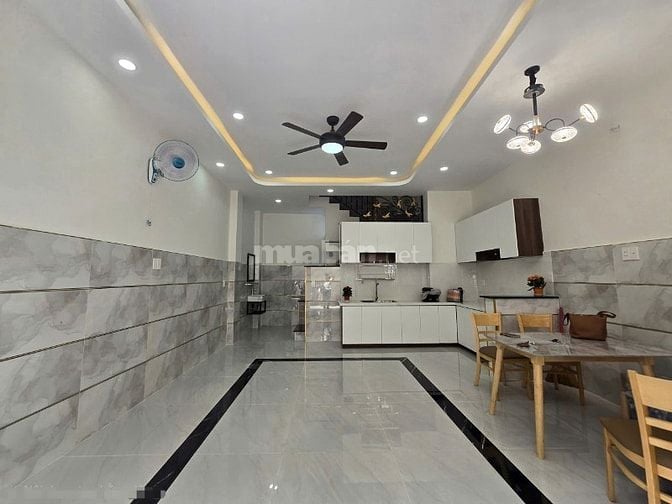 nhỉnh 6 tỷ- Siêu Phẩm ĐÚc 3 Lầu MỚI ngay LÝ Thường Kiệt- Tân Bình