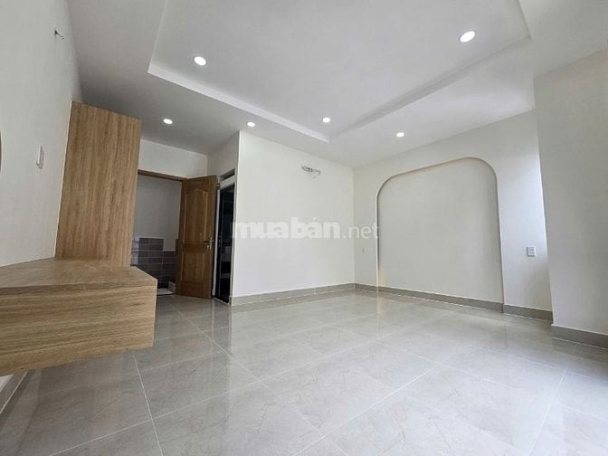 nhỉnh 6 tỷ- Siêu Phẩm ĐÚc 3 Lầu MỚI ngay LÝ Thường Kiệt- Tân Bình