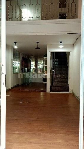Cho thuê nhà nguyên căn, số 384/24 Lý Thái Tổ, trung tâm Quận 10