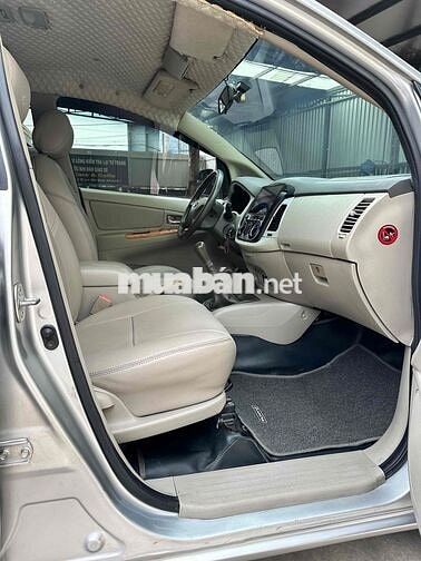 Toyota Innova 2.0G 2009 Số sàn Bạc