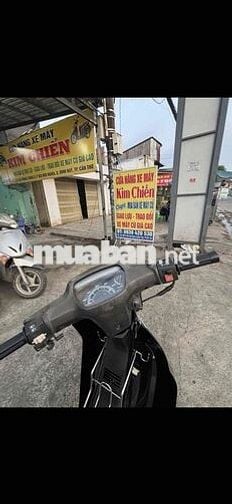 Honda Dream lùn màu Đen
