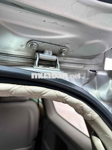 Toyota Innova 2.0G 2009 Số sàn Bạc