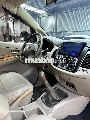 Toyota Innova 2.0G 2009 Số sàn Bạc