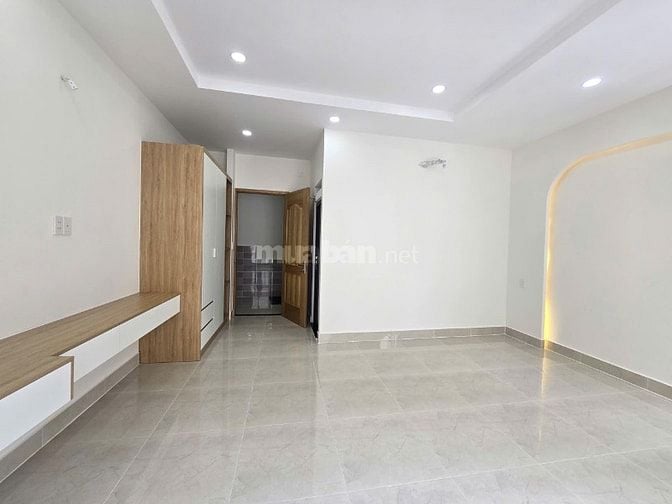 nhỉnh 6 tỷ- Siêu Phẩm ĐÚc 3 Lầu MỚI ngay LÝ Thường Kiệt- Tân Bình