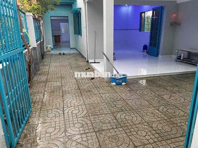 Nhà DT 6m5x20 nhà vườn . 3 p ngủ 1 wc ấp 5 xã phong phú củ