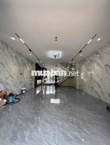 NHÀ PHỐ 4 LẦU- Full NỘI THẤT- GẦN CHỢ ĐẦU MỐI- HÓC MÔN