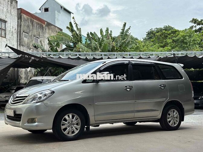 Toyota Innova 2.0G 2009 Số sàn Bạc