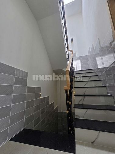 nhỉnh 6 tỷ- Siêu Phẩm ĐÚc 3 Lầu MỚI ngay LÝ Thường Kiệt- Tân Bình