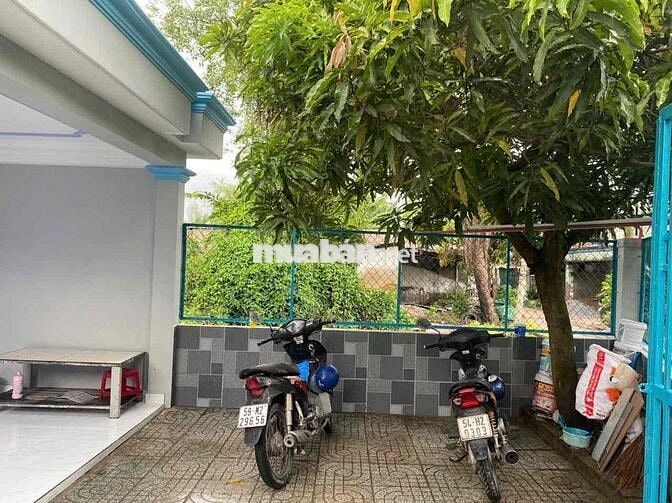 Nhà DT 6m5x20 nhà vườn . 3 p ngủ 1 wc ấp 5 xã phong phú củ