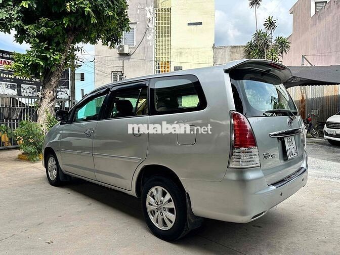Toyota Innova 2.0G 2009 Số sàn Bạc