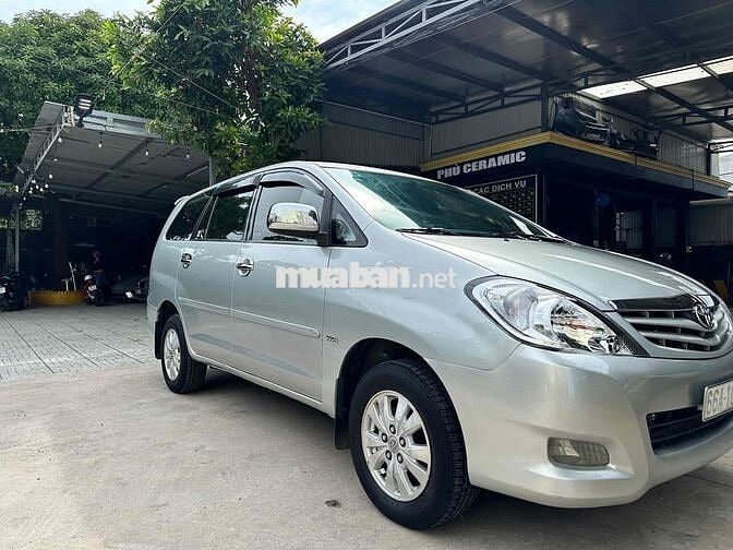 Toyota Innova 2.0G 2009 Số sàn Bạc