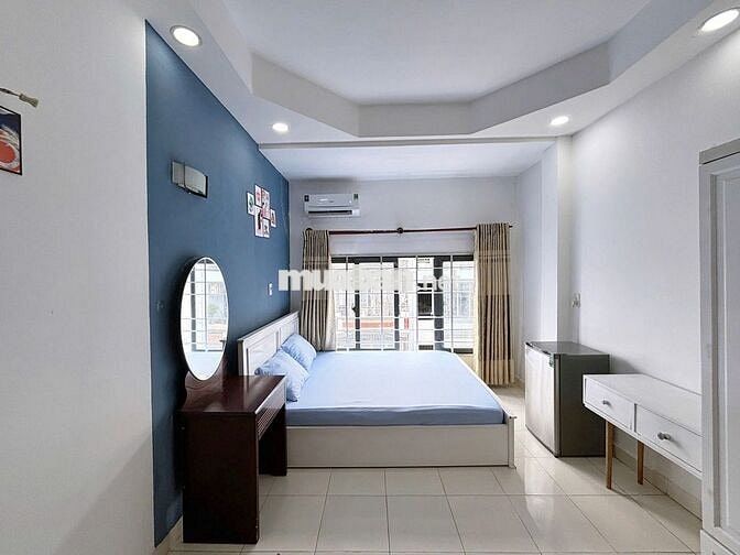 Studio cửa sổ trời có thang máy - Trần Minh Quyền cạnh ViệtNam Quốc Tự