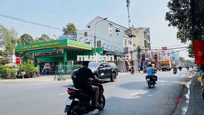 Cho thuê nhà mặt tiền Phạm Văn Thuận giá 17 triệu ngay quảng trường 