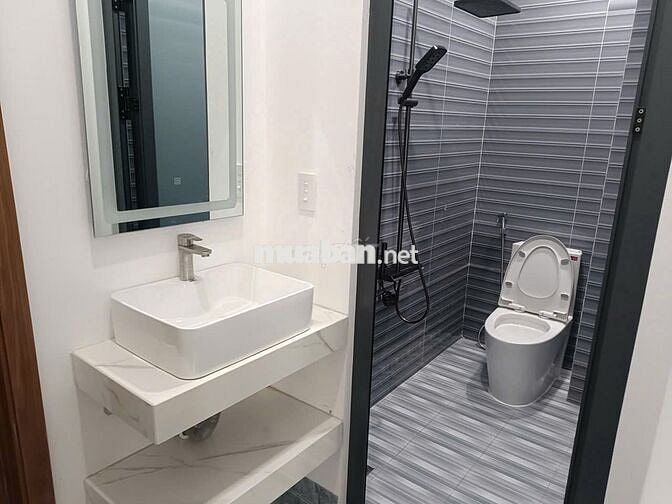 Nhà mới xây hoàn thiện, kèm nội thất,
