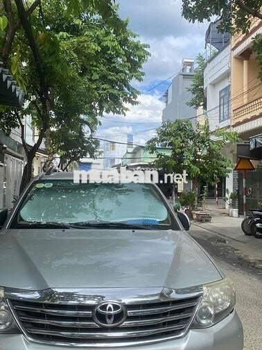 Toyota Fortuner 2012 Bạc