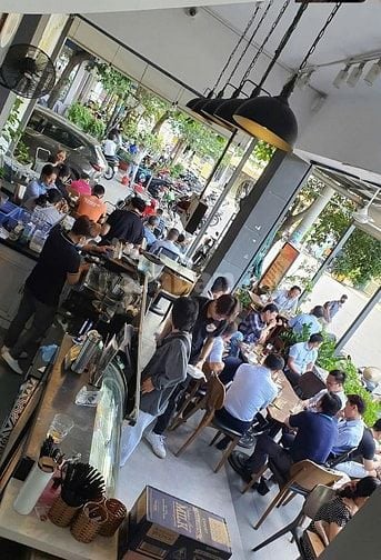 Sang nhượng quán Cafe máy lạnh căn góc 3 mặt tiền Đặng Văn Sâm-sân bay