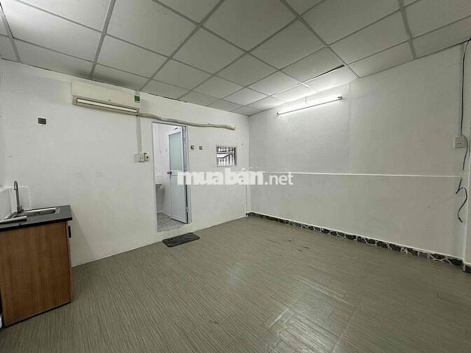 PHÒNG TRỌ GIÁ RẺ CÓ MÁY LẠNH NGAY GẦN CHỢ HẠNH THÔNG TÂY