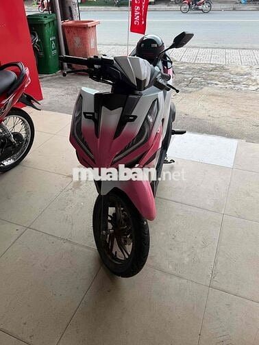 Honda Vario 2025 Hồng trắng 4000 km