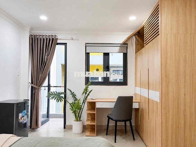 Cho Thuê Phòng Ban Công Quận 10 tiện Vòng Xoay dân chủ, tô hiến thành