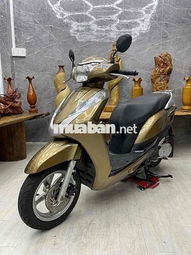 Honda Lead 125Fi biển SG dàn áo liền lạc, máy êm