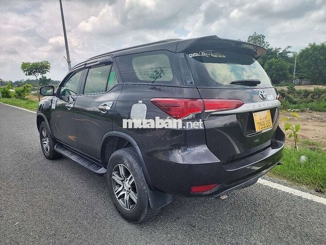 Toyota Fortuner 2018 Dầu Số sàn Đen
