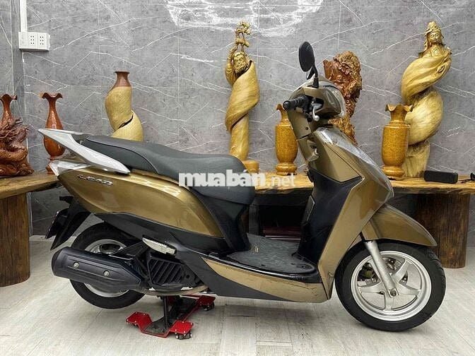 Honda Lead 125Fi biển SG dàn áo liền lạc, máy êm