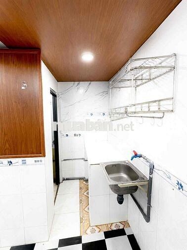 TRỌ ĐỐI DIỆN VINCOM DĨ AN - MÁY LẠNH - 1.8TR
