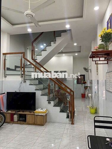 Nhà 1 trệt 2 lầu full nội thất đường số 6 BHH B bình tân