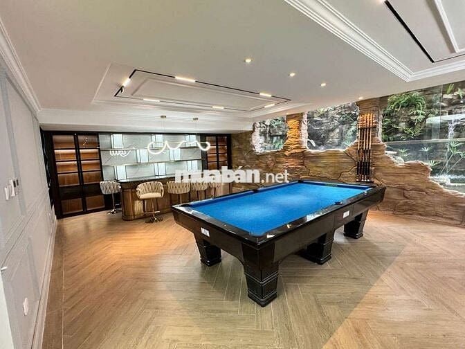 Cho thuê VILLA *** Phú Mỹ Hưng 3 mặt mặt tiền  Nam Thông Q7