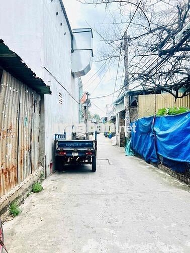 3 TỶ BÁN NHÀ ĐẶNG THÚC VỊNH 68m2 - HẺM Ô TÔ - CẤP 4 - 3PN - SHR .