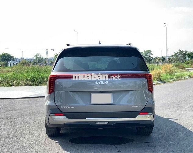 KIA CARNIVAL 2.2D SIGNATURE 7S 2025 GIA ĐÌNH LƯỚT