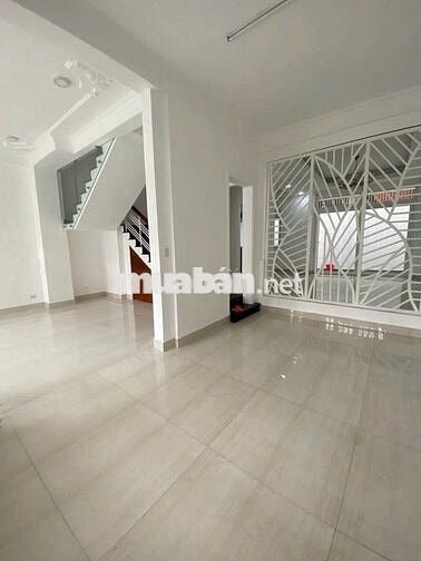 CHO THUÊ NGUYÊN CĂN KHU SÂN BAY. DT: 6X20M. TRỆT 2 LẦU SÂN THƯỢNG