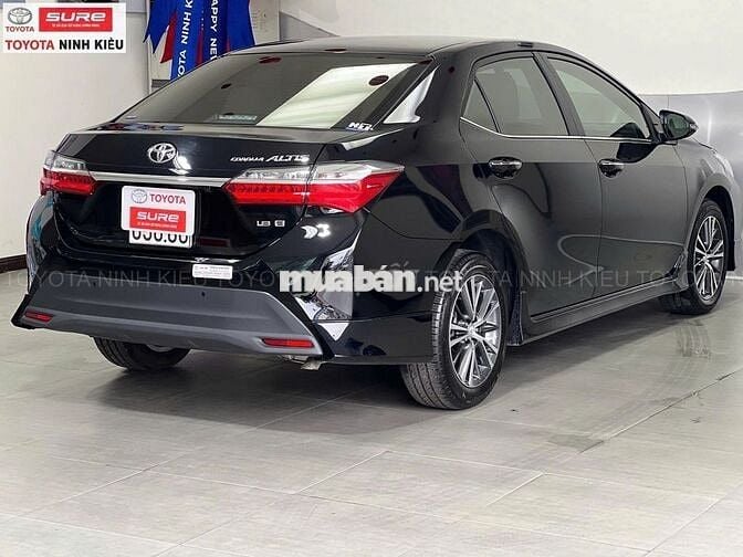 Toyota Altis 1.8E 2020 Đen 9.000 Km