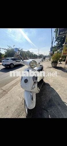 Piaggio Vespa Trắng
